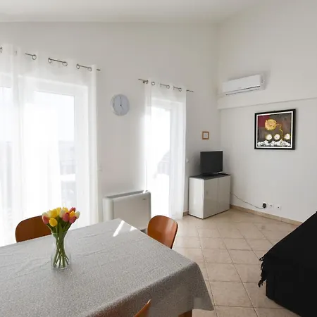 Karmen I Apartment Primosten