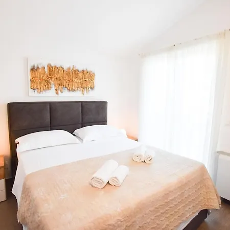 Karmen I Apartment Primosten
