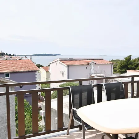 Karmen I Apartment Primosten