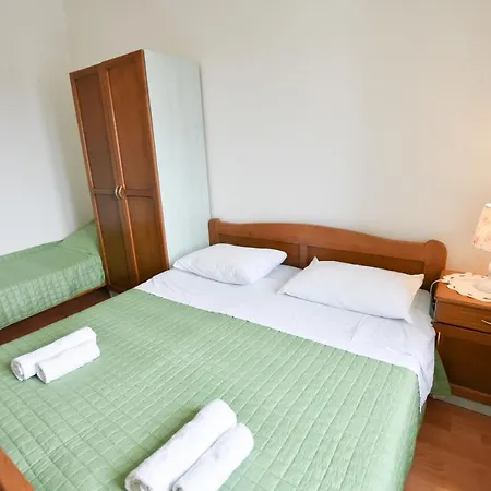 Karmen I * Primošten