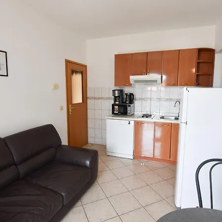 Karmen I Appartement *