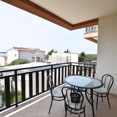 Apartment Karmen I